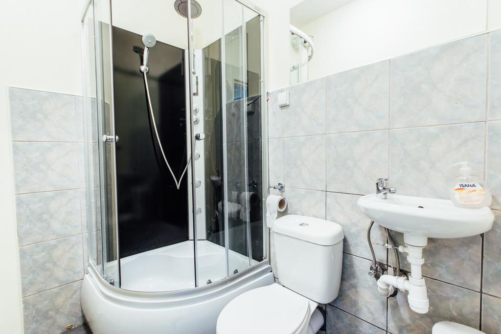 Hostel Kamienica Rynek 7 Катовице Экстерьер фото