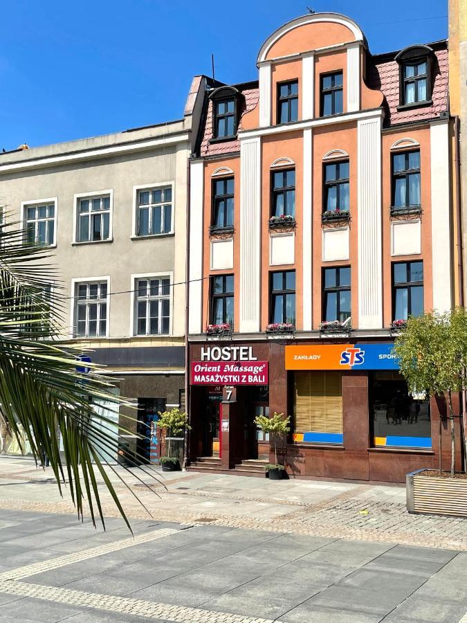 Hostel Kamienica Rynek 7 Катовице Экстерьер фото