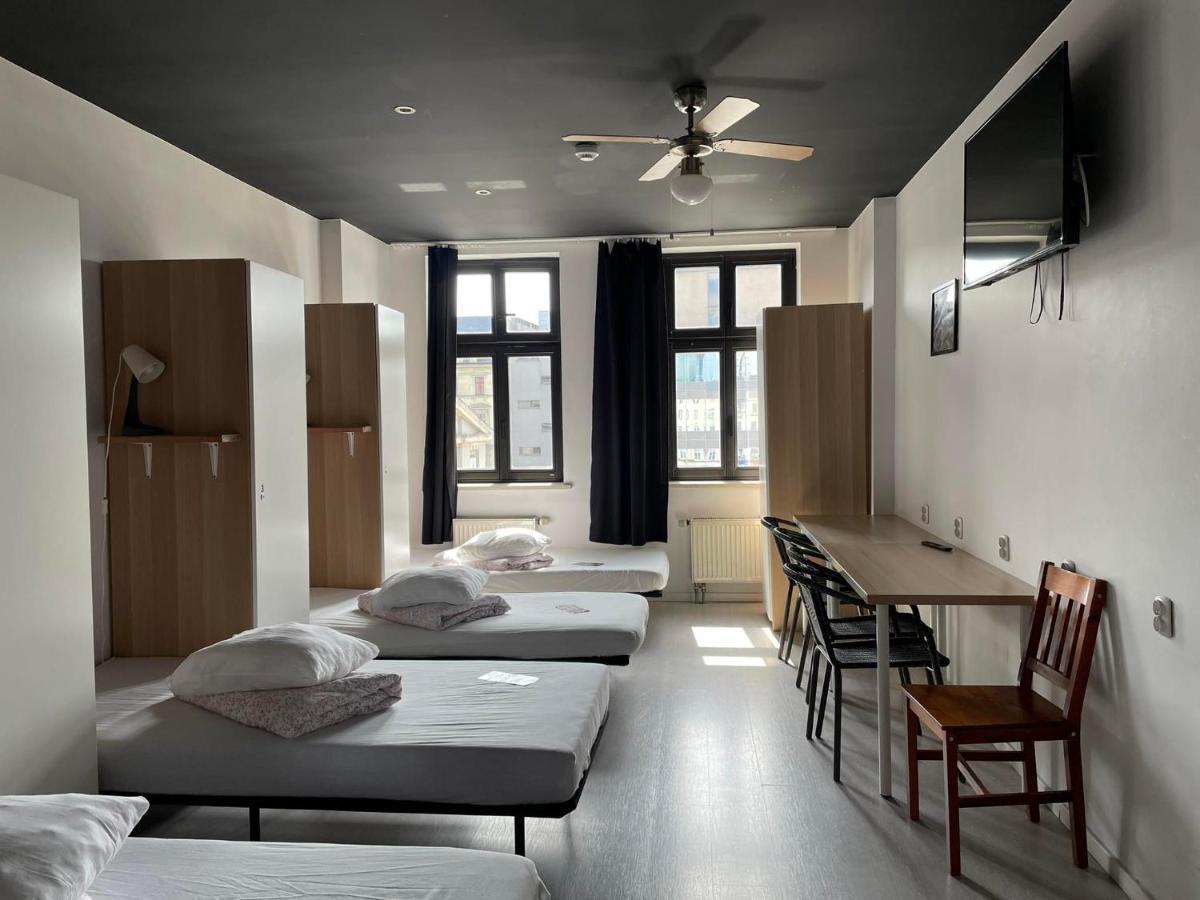 Hostel Kamienica Rynek 7 Катовице Экстерьер фото