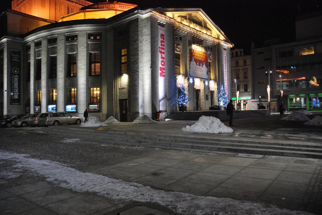 Hostel Kamienica Rynek 7 Катовице Экстерьер фото