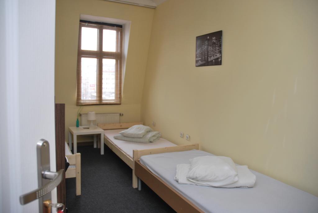 Hostel Kamienica Rynek 7 Катовице Номер фото