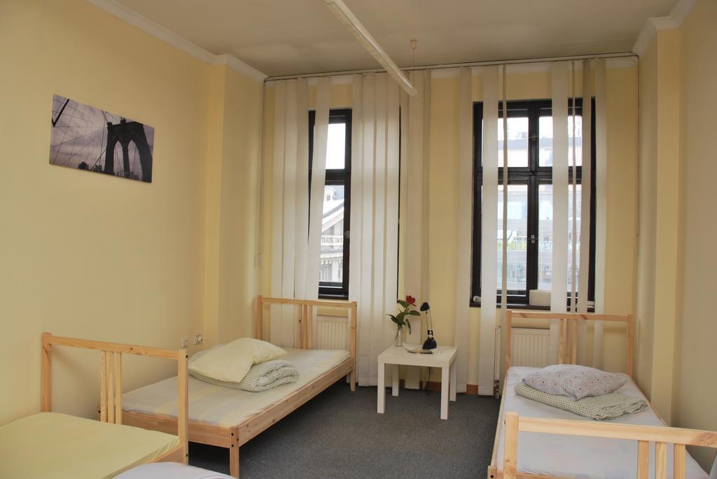 Hostel Kamienica Rynek 7 Катовице Номер фото