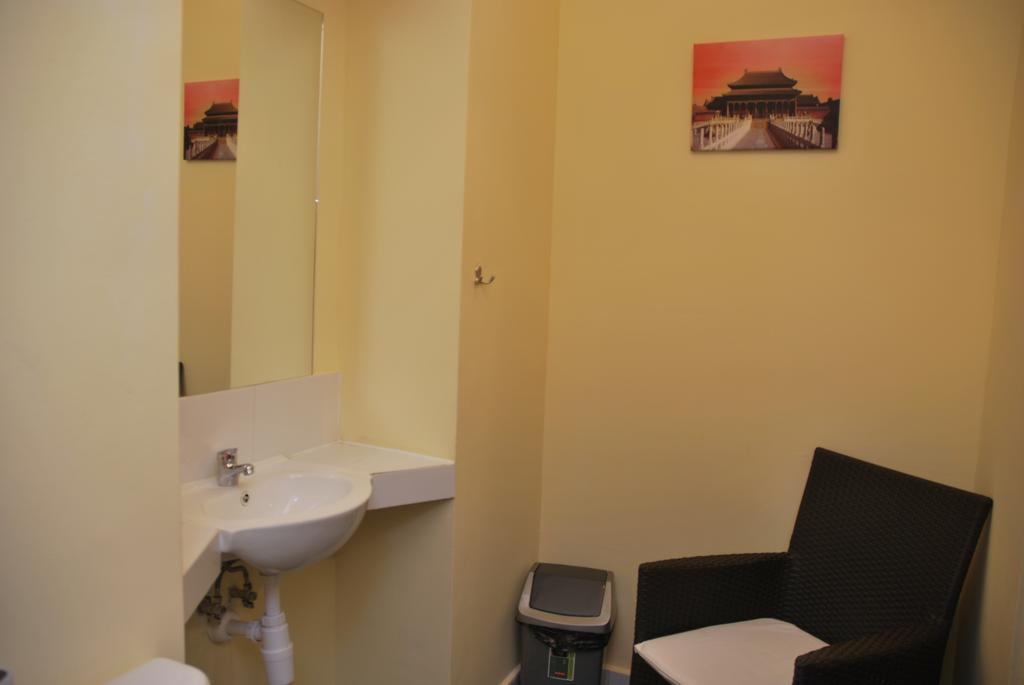 Hostel Kamienica Rynek 7 Катовице Номер фото