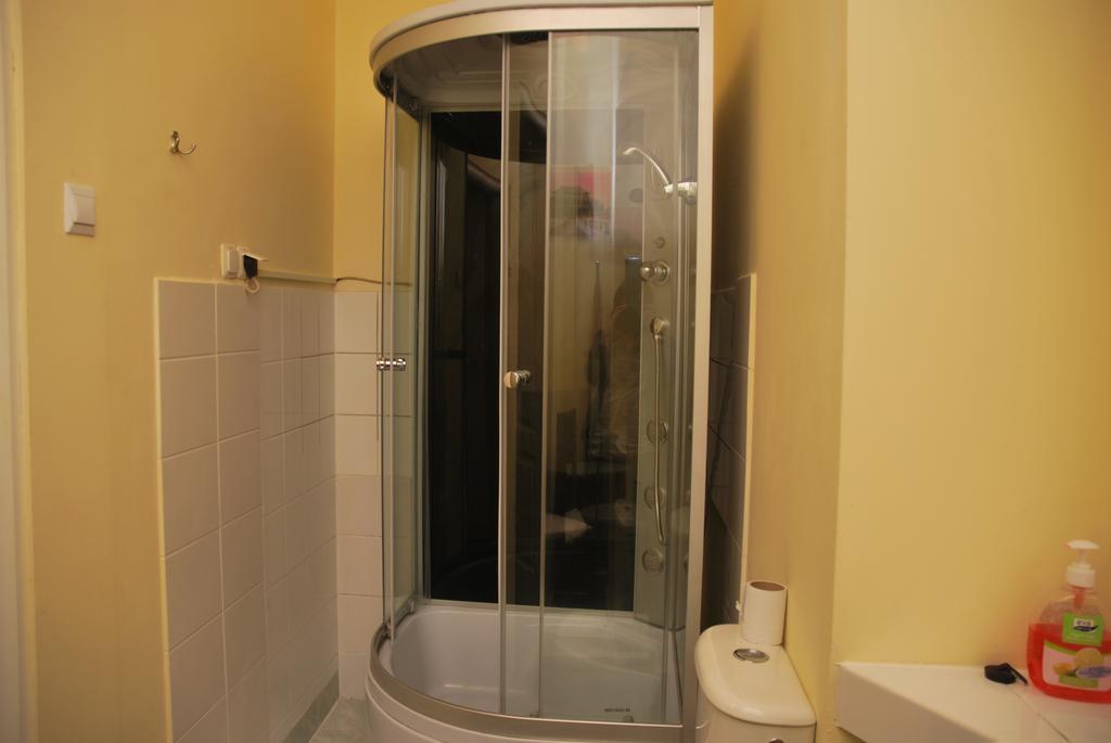 Hostel Kamienica Rynek 7 Катовице Номер фото