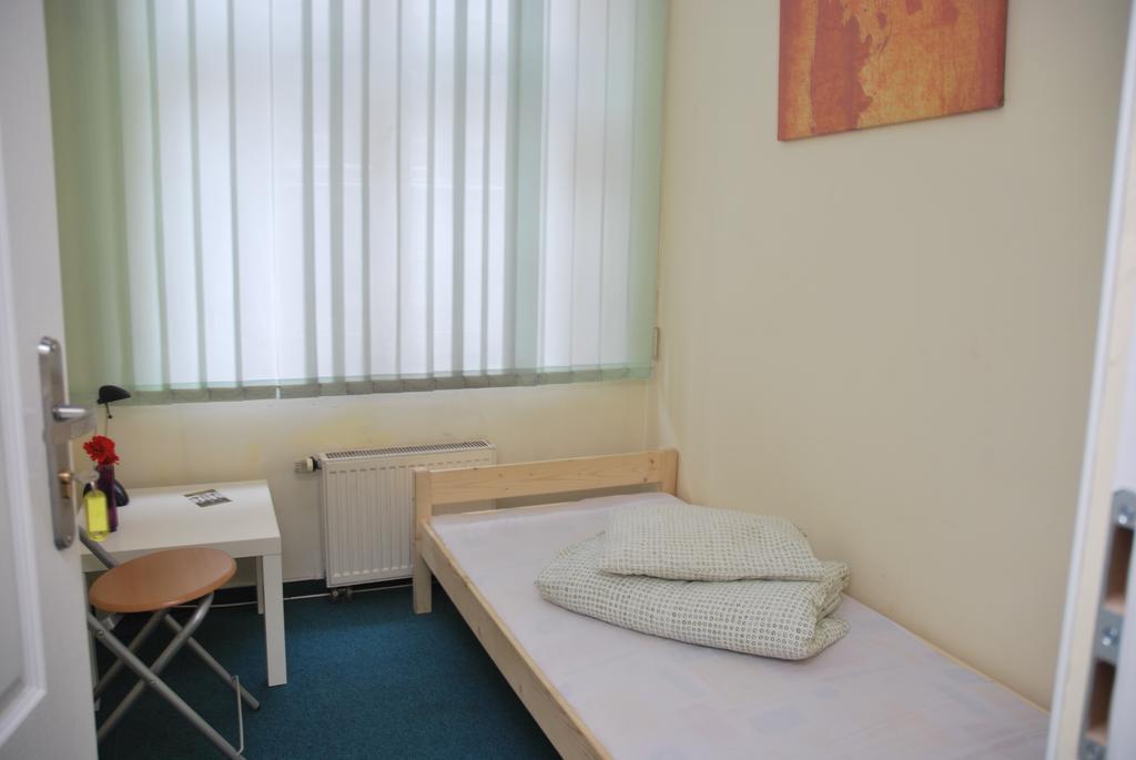 Hostel Kamienica Rynek 7 Катовице Номер фото