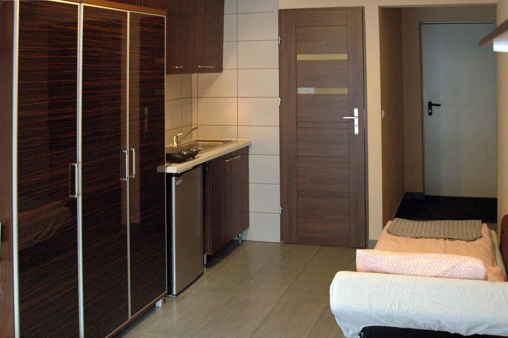 Hostel Kamienica Rynek 7 Катовице Экстерьер фото