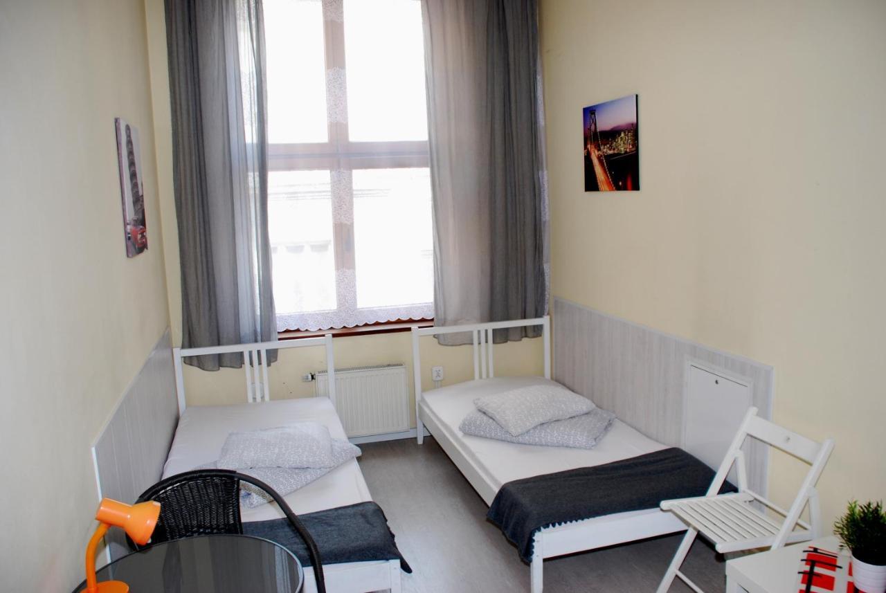 Hostel Kamienica Rynek 7 Катовице Экстерьер фото