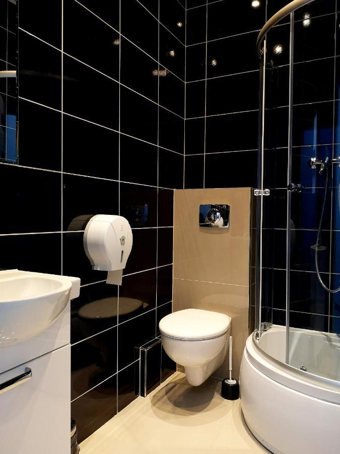 Hostel Kamienica Rynek 7 Катовице Экстерьер фото