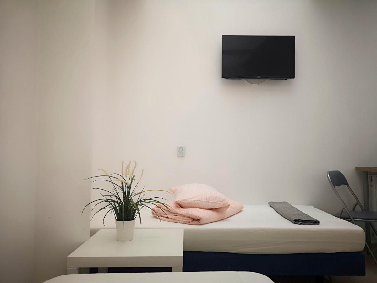 Hostel Kamienica Rynek 7 Катовице Экстерьер фото